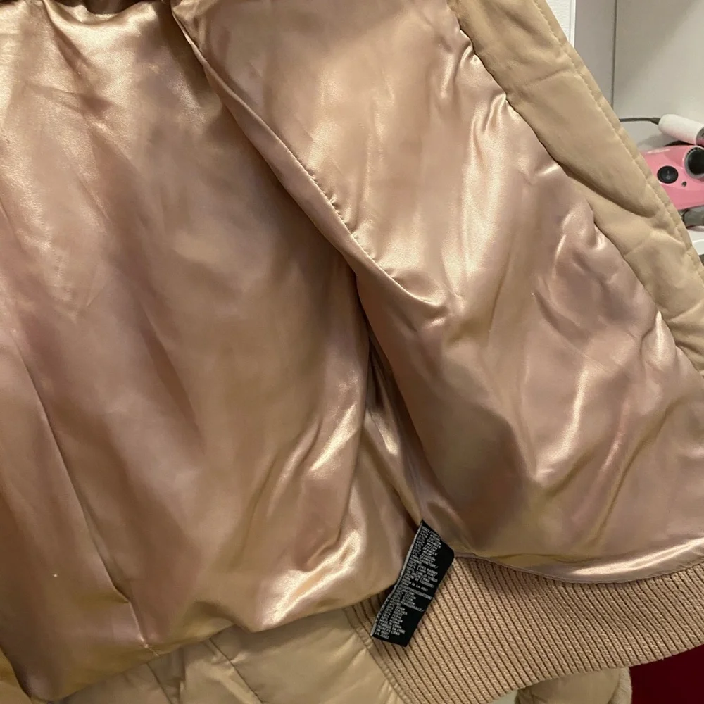 Gorgeous Bebe Tan faux fur quilted coat with hood Size M - Picture 7 of 9